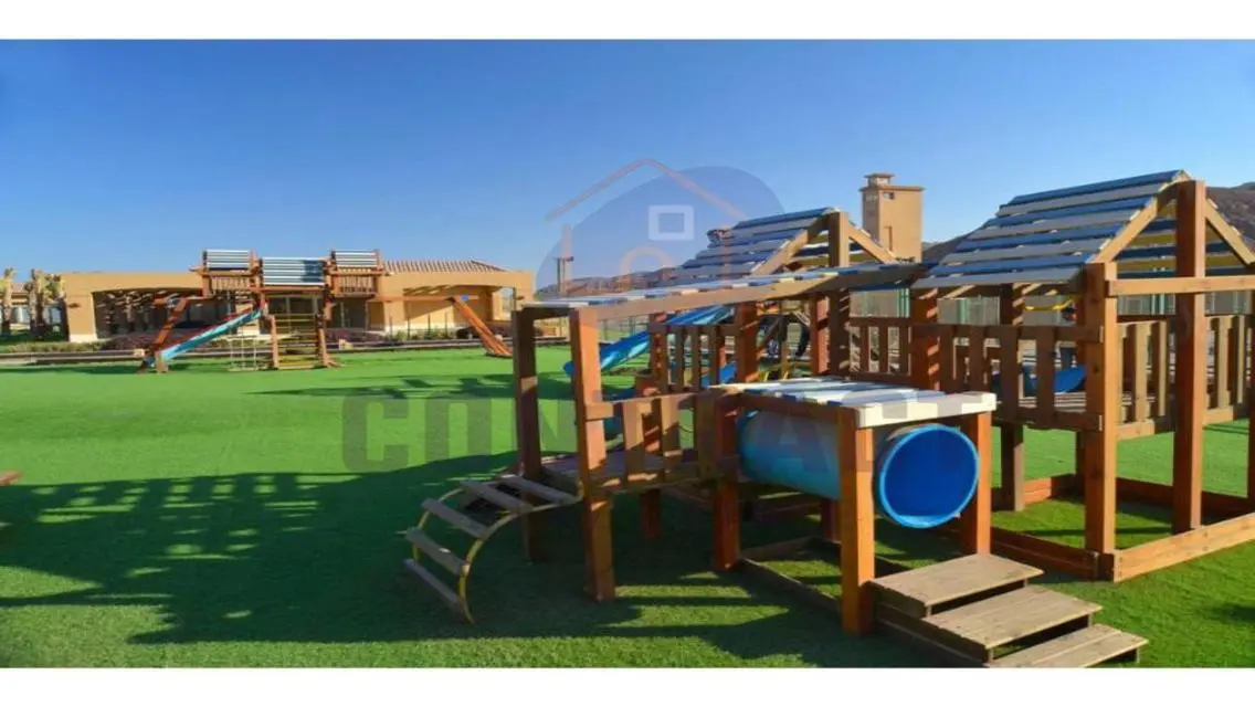 Stunning Villa with Spacious Private Garden