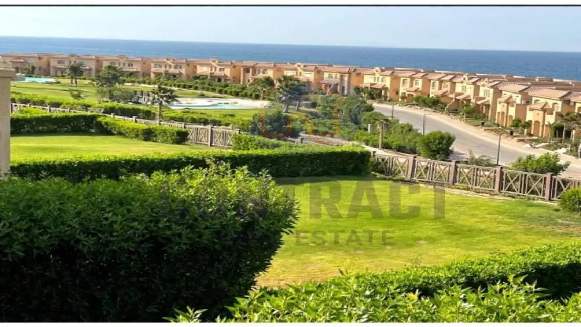 Stunning Villa with Spacious Private Garden