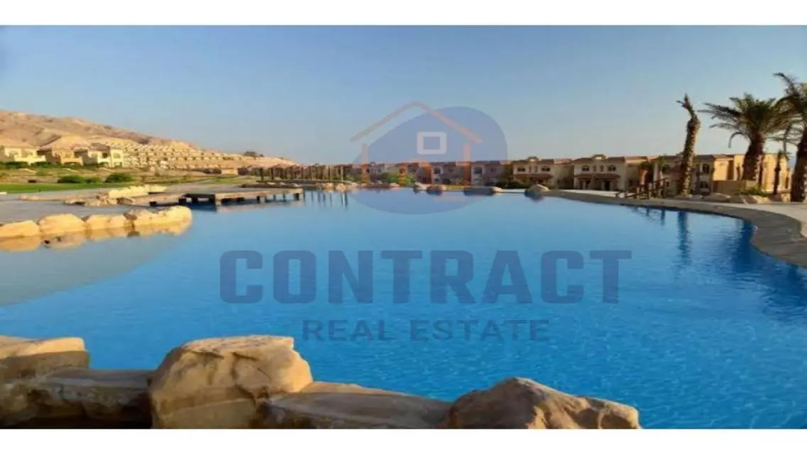 Stunning Villa with Spacious Private Garden