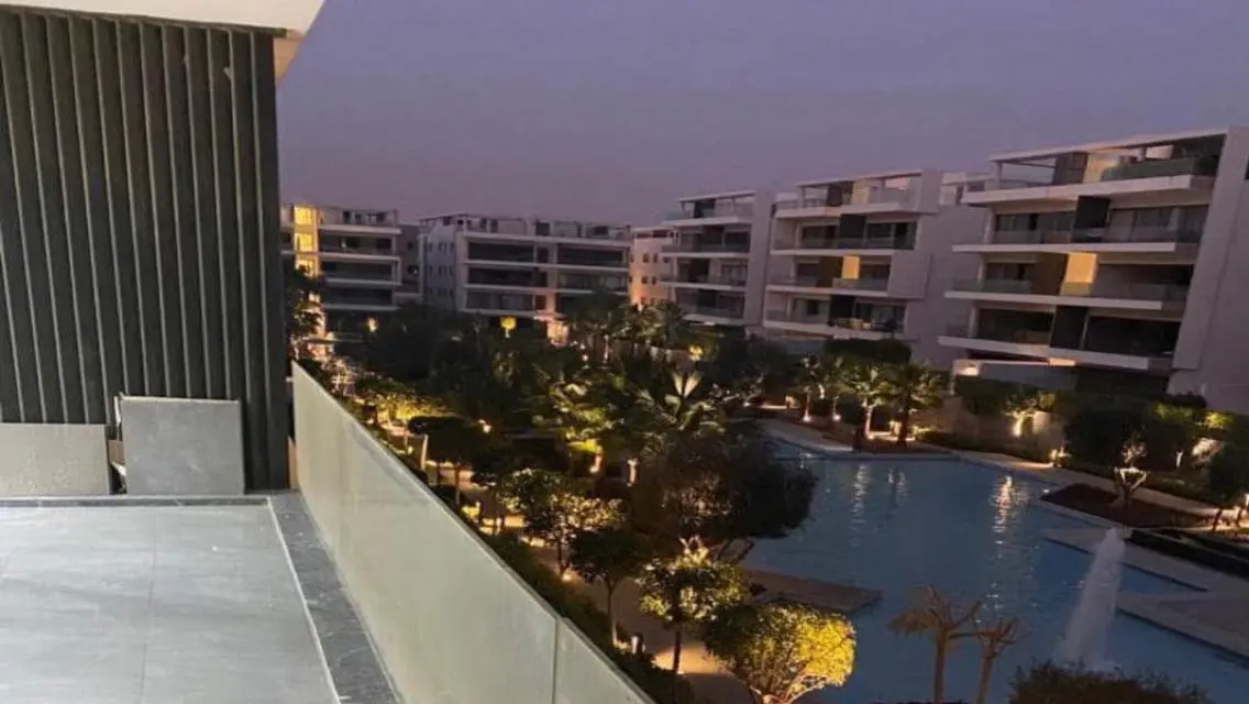 شقة مطلة على البحيرة في ريزيدنس البحيرة