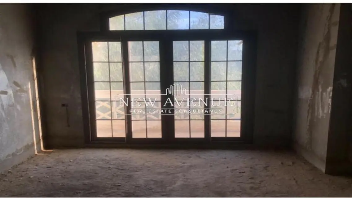 Luxury Villas for Sale - 260 Square Meters in the Heart of the City