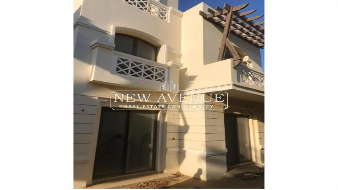 Luxury Villas for Sale - 260 Square Meters in the Heart of the City