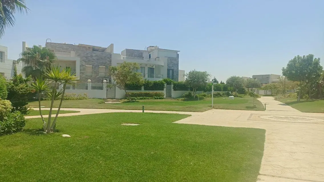 فيلا فاخرة للبيع في قلب المدينة