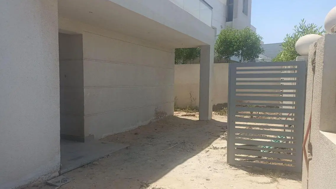 فيلا فاخرة للبيع في قلب المدينة