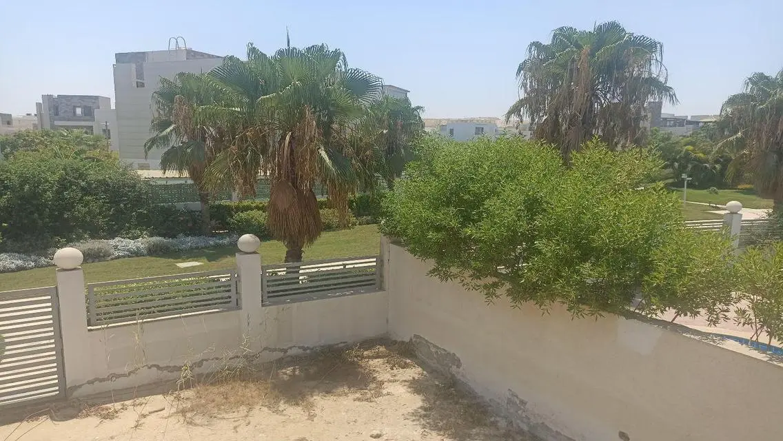 فيلا فاخرة للبيع في قلب المدينة