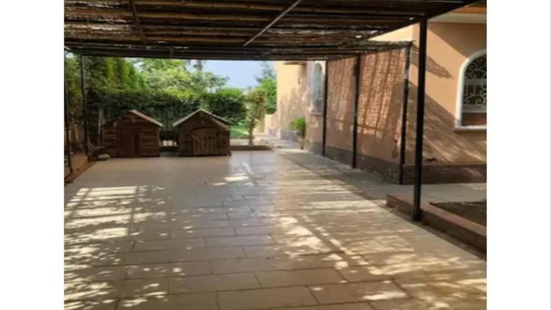 Luxury House for Sale with Spacious Private Garden