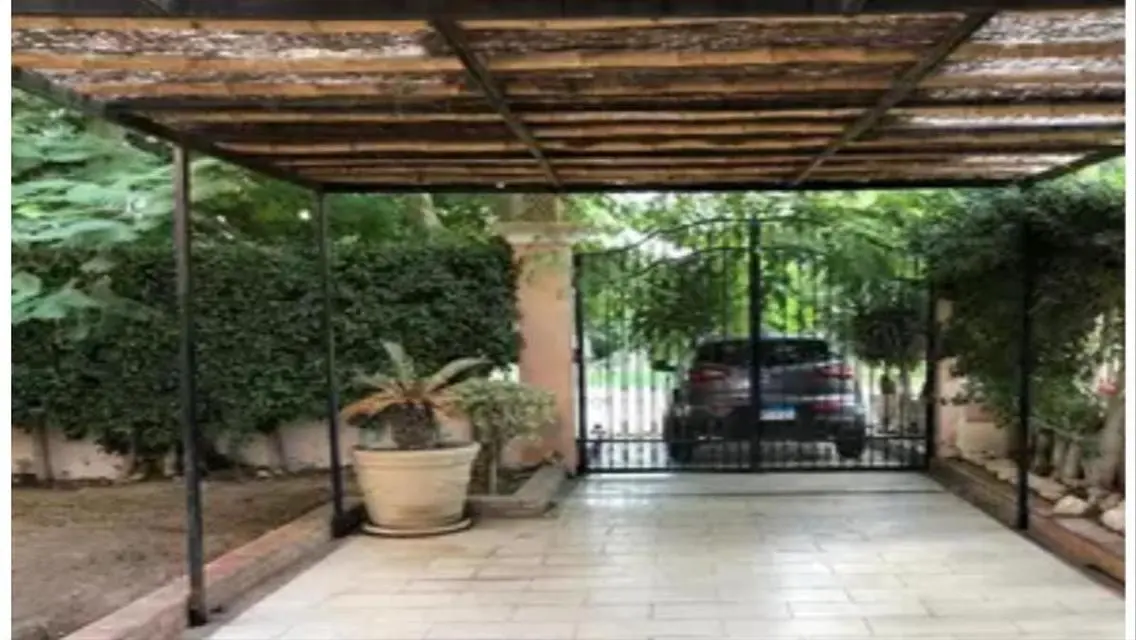 Luxury House for Sale with Spacious Private Garden