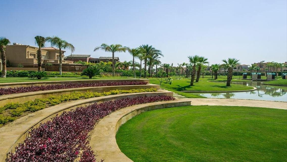 فيلا فاخرة للبيع - 385 بحيرة Swan