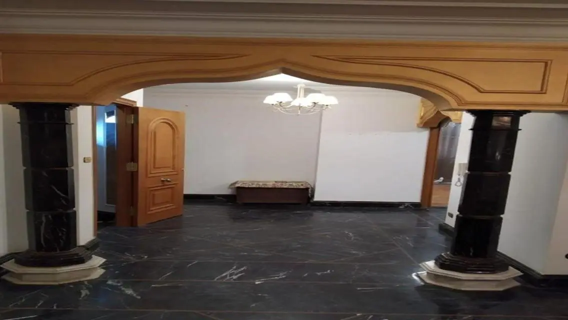 شقة فاخرة للبيع في موقع متميز