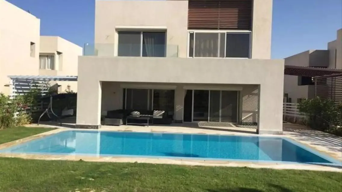 فيلا فاخرة بمدينة هاسيندا واترز