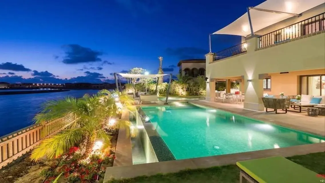فيلا فاخرة بمدينة هاسيندا واترز