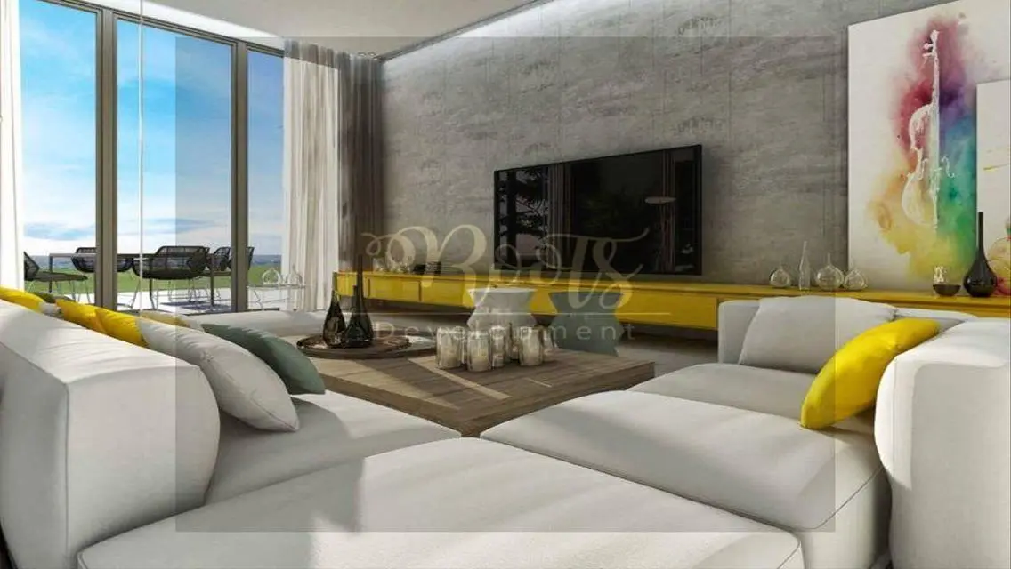 Luxury Apartment for Rent Overlooking the Lakes