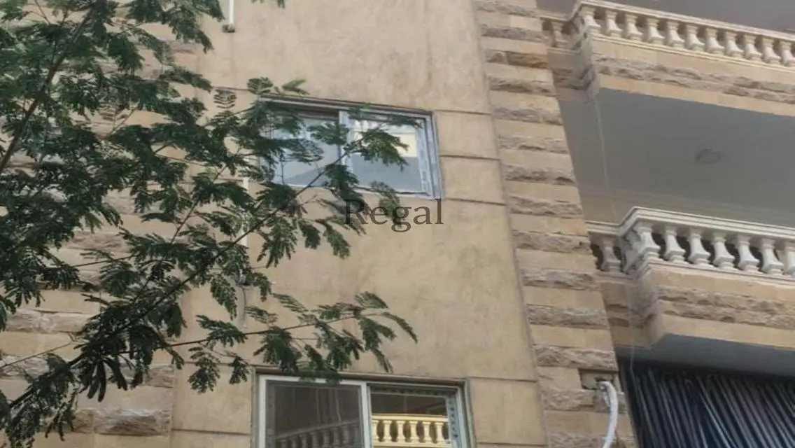 شقة مع شرفة مطلة على معلم رئيسي
