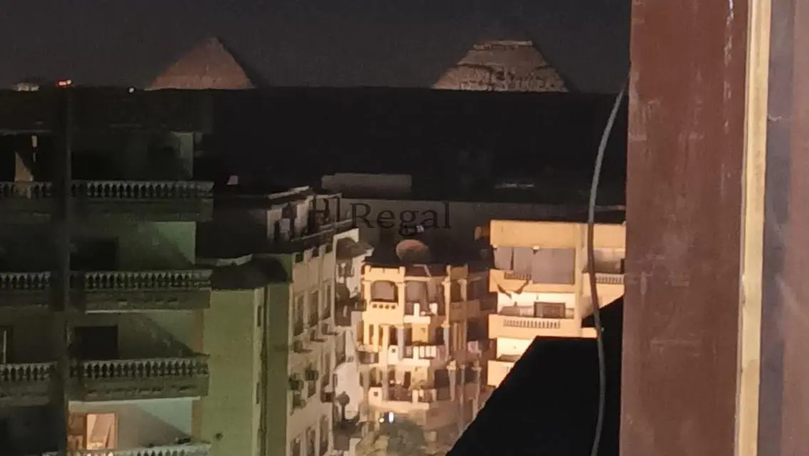 شقة مع شرفة مطلة على معلم رئيسي
