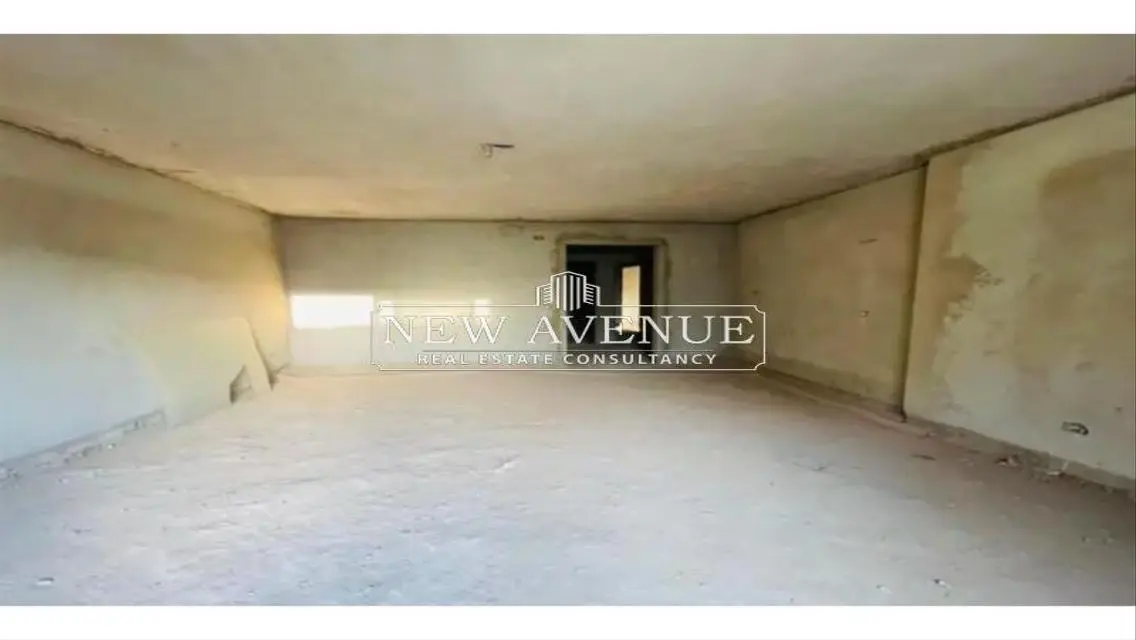 Stunning 4-Bedroom Apartment in Prime Location