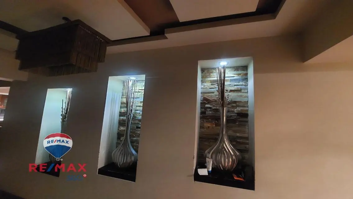 فيلا فاخرة بمساحة كبيرة للبيع