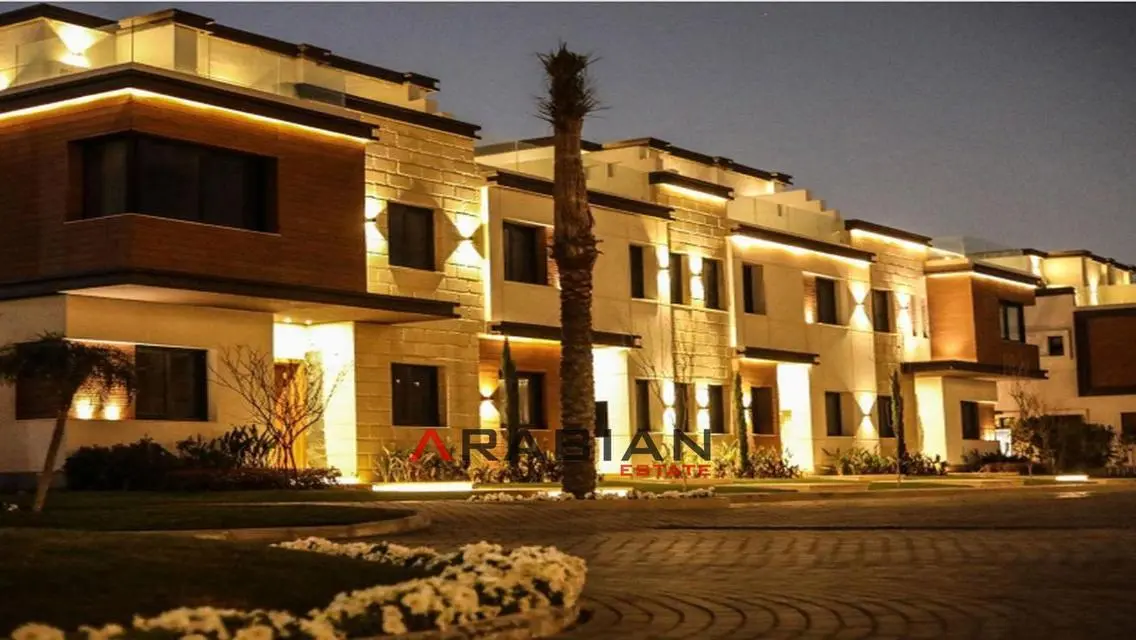 Luxury Apartment with 320 sqm Overlooking Lakes