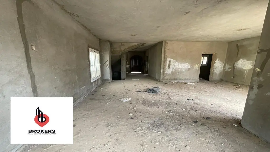 فيلا فاخرة 4 غرف نوم مع حديقة خاصة ومسبح مشترك