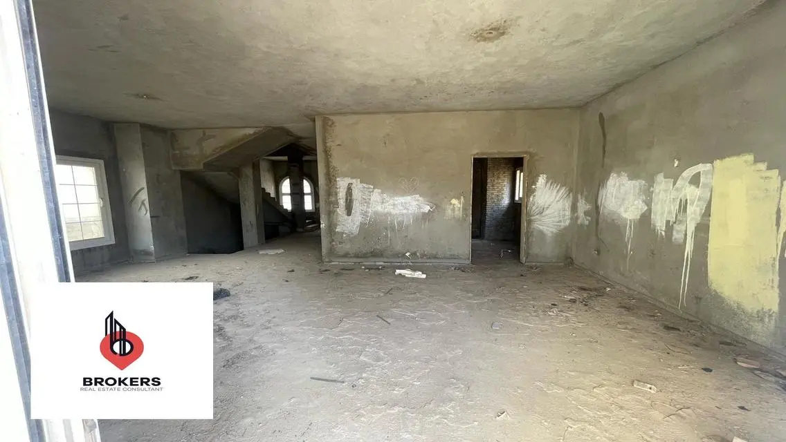 فيلا فاخرة 4 غرف نوم مع حديقة خاصة ومسبح مشترك