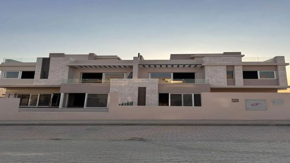 فيلا فاخرة بمساحة 208 متر مربع