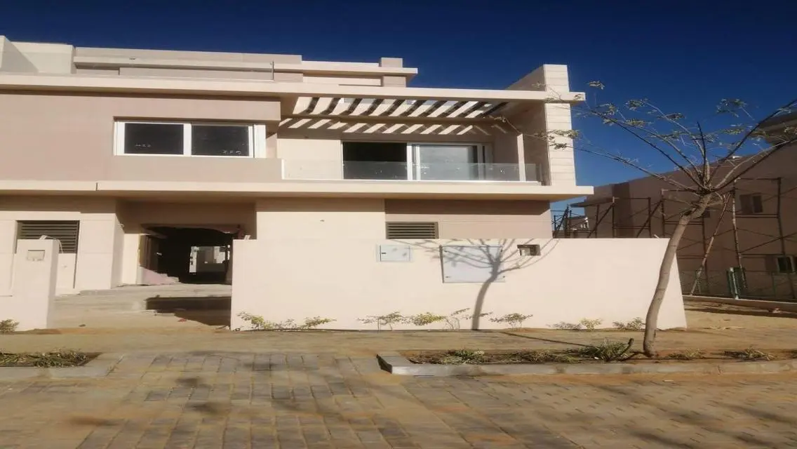 فيلا فاخرة بمساحة 208 متر مربع