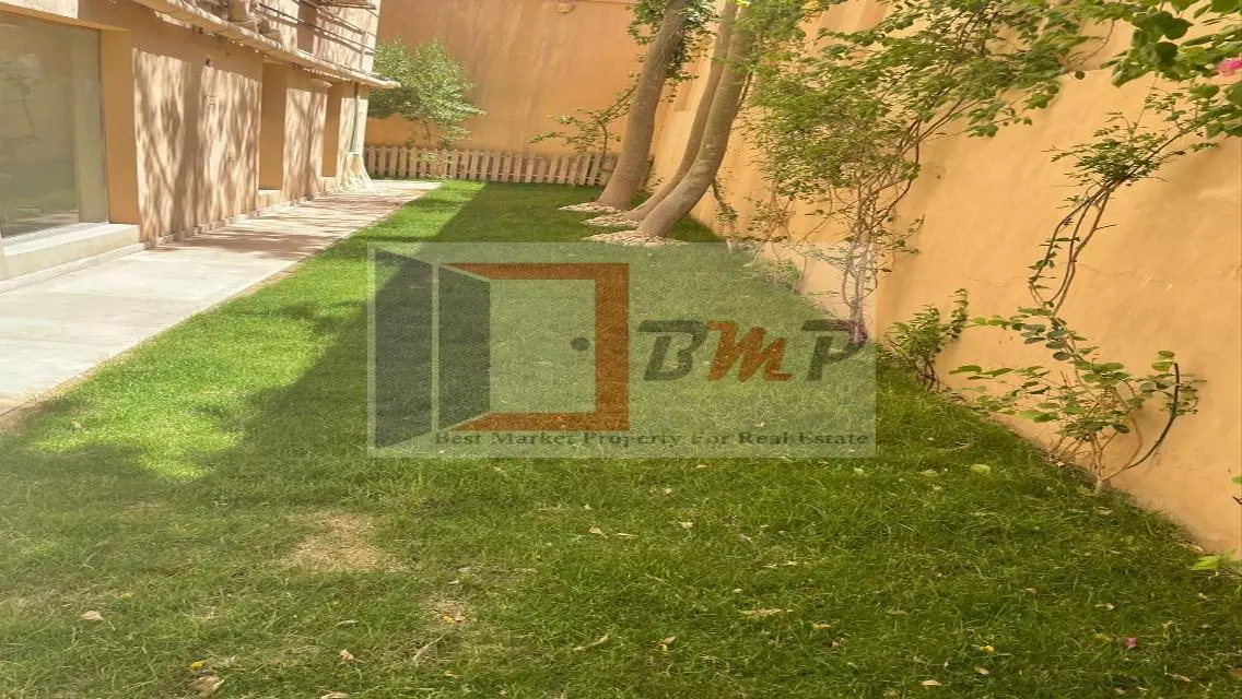 فيلا فاخرة للبيع في قلب المدينة