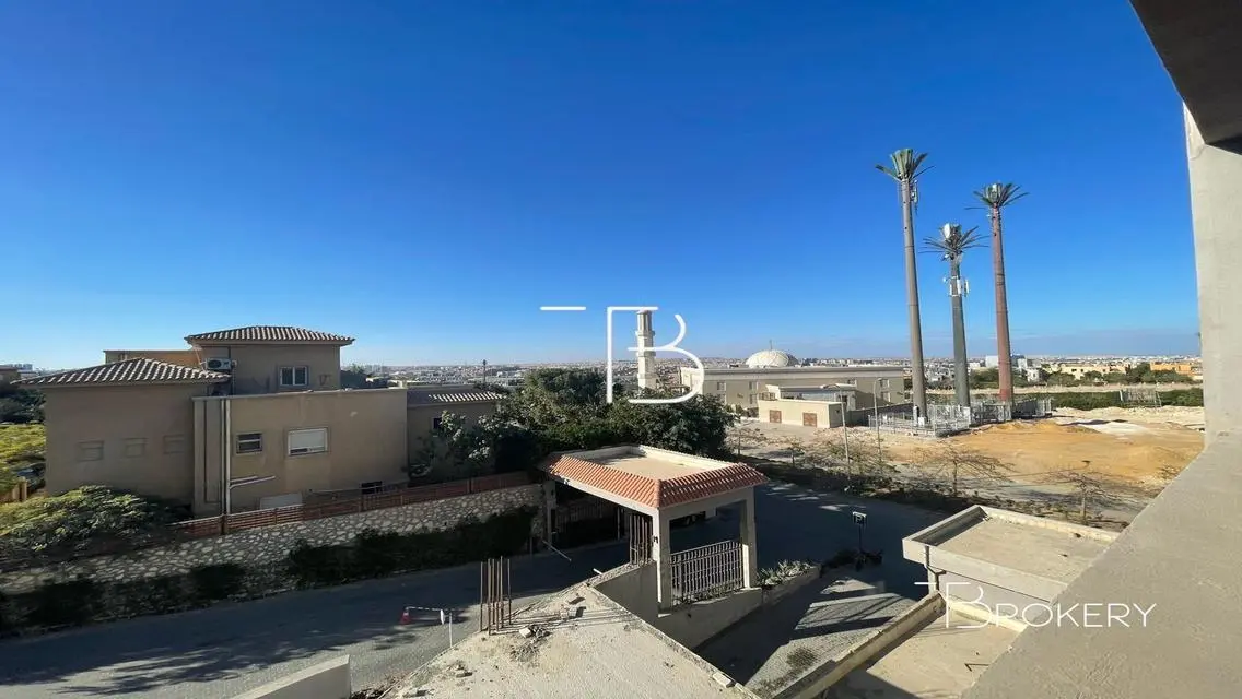 Administrative Office for Rent - 300 Sqm in October Next to Palm Hills