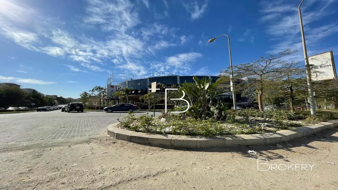 Administrative Office for Rent - 300 Sqm in October Next to Palm Hills