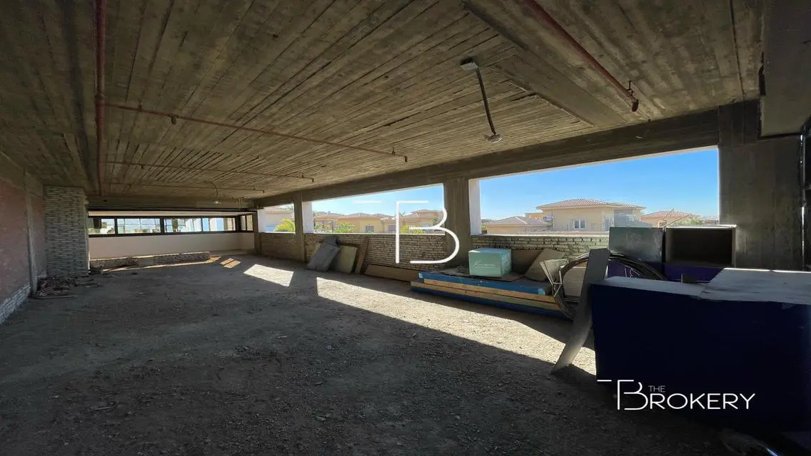 Administrative Office for Rent - 300 Sqm in October Next to Palm Hills