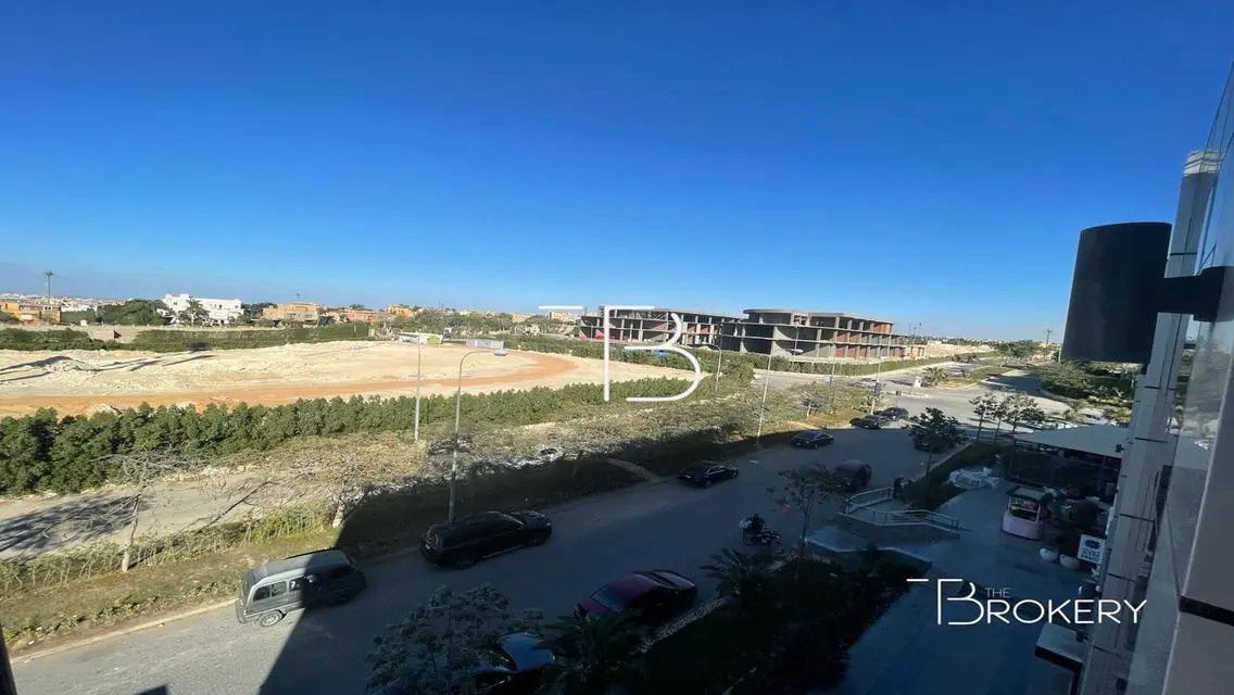 Administrative Office for Rent - 300 Sqm in October Next to Palm Hills