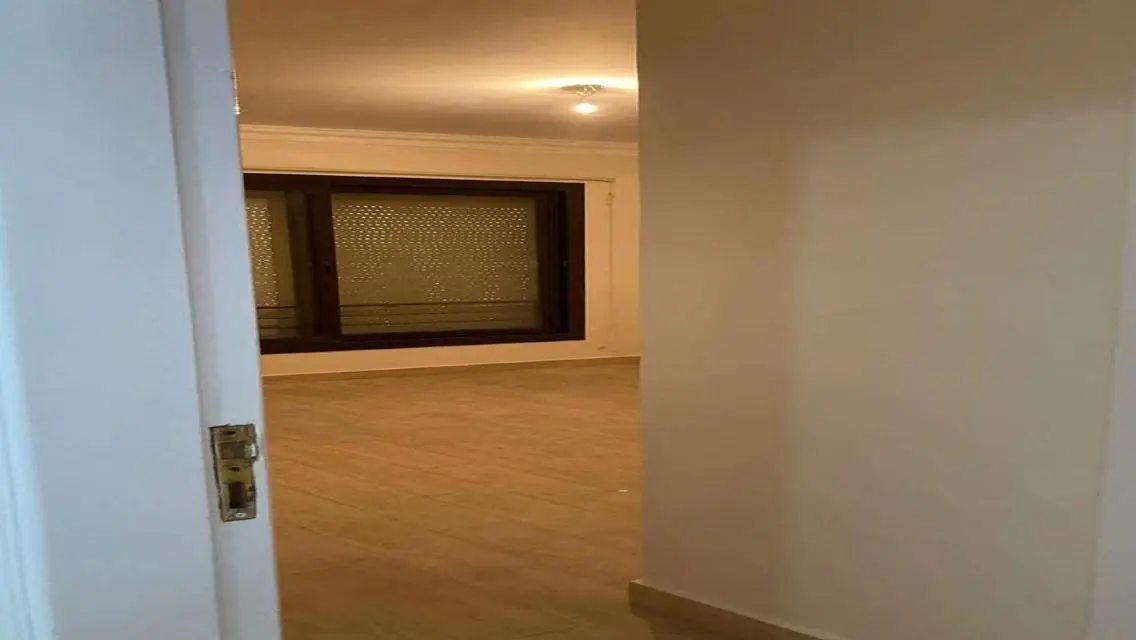 شقة فاخرة بمساحة واسعة