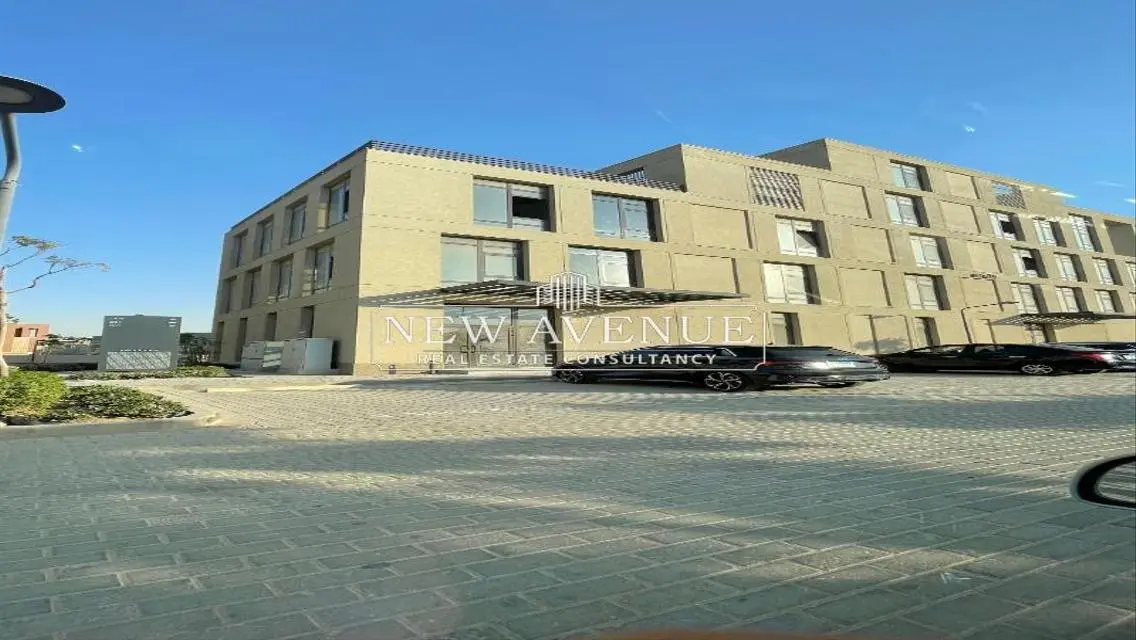 عقار مميز بمساحة واسعة ومرافق حديثة