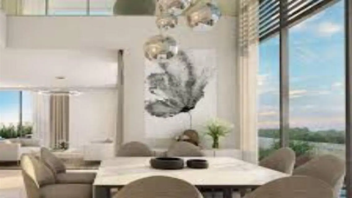 Luxury Lakeview Apartment in the Heart of the City
