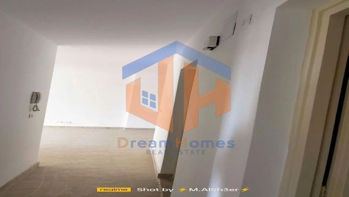 Luxurious Apartment for Sale in Madinaty - 3 Bedrooms and 2 Bathrooms