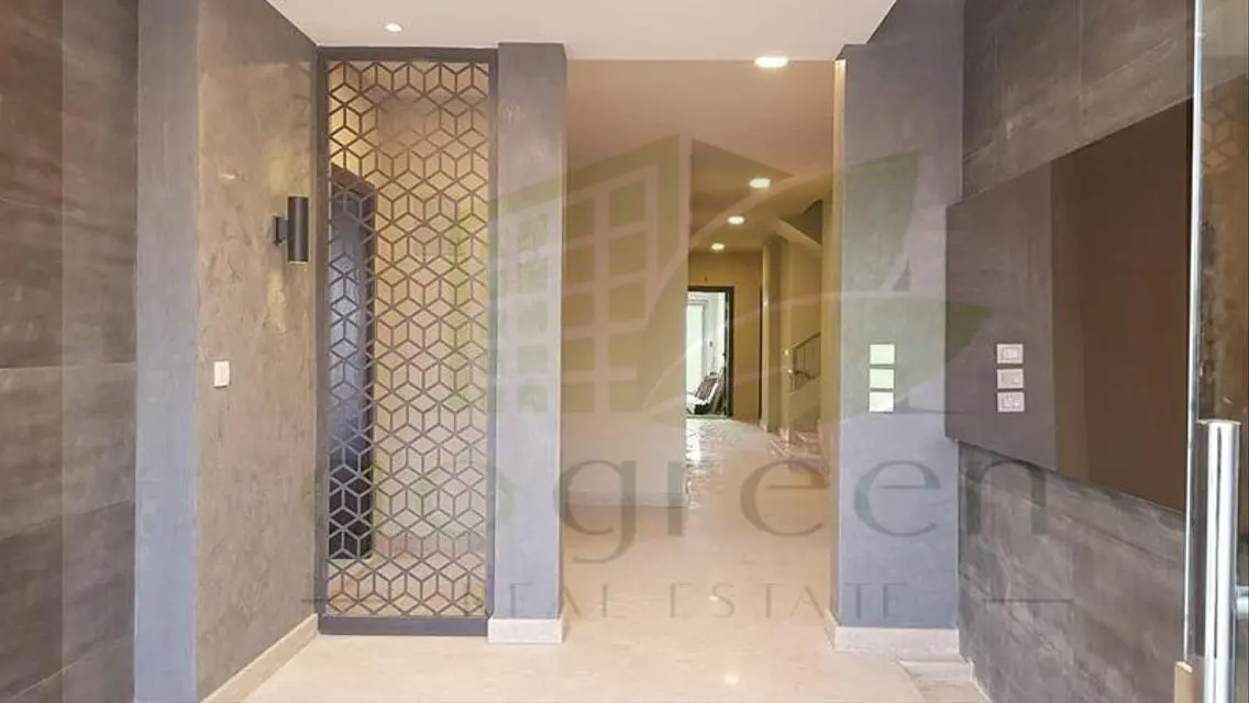 Luxurious Villa for Sale with Spacious Amenities