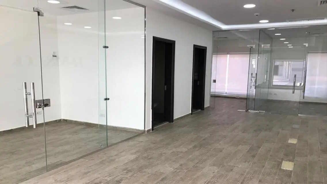 شقة مميزة للإيجار بمساحة 1000 متر بسعر مغري