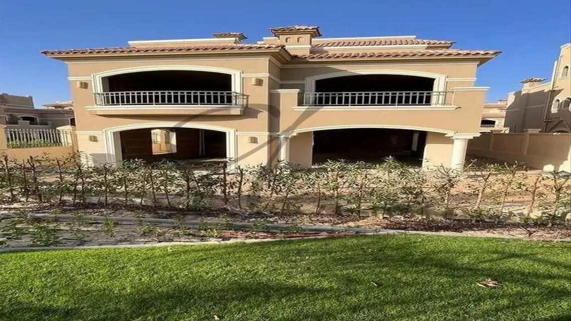 Luxury Apartment in Patio Town - 3 Bedrooms, 2 Bathrooms