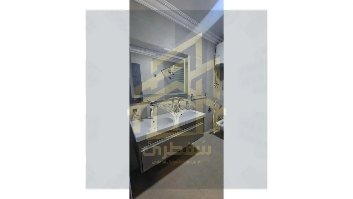 شقة فاخرة للبيع بمساحة 160 متر مربع بسعر 75000