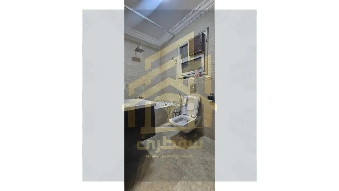 شقة فاخرة للبيع بمساحة 160 متر مربع بسعر 75000