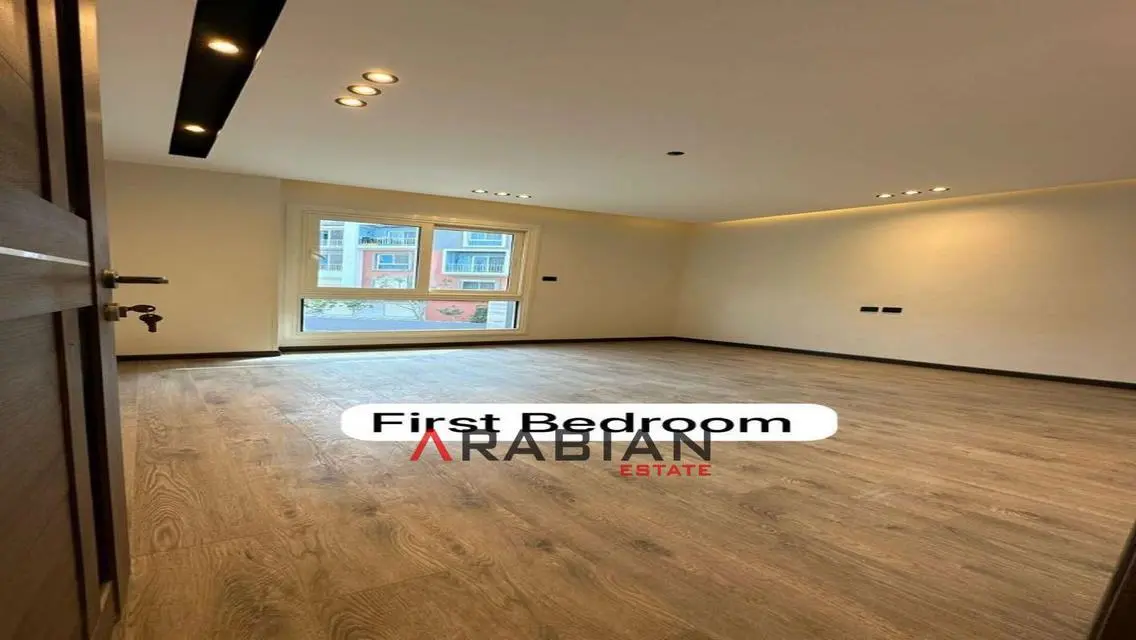 Luxury Apartment Overlooking the Lakes for Sale