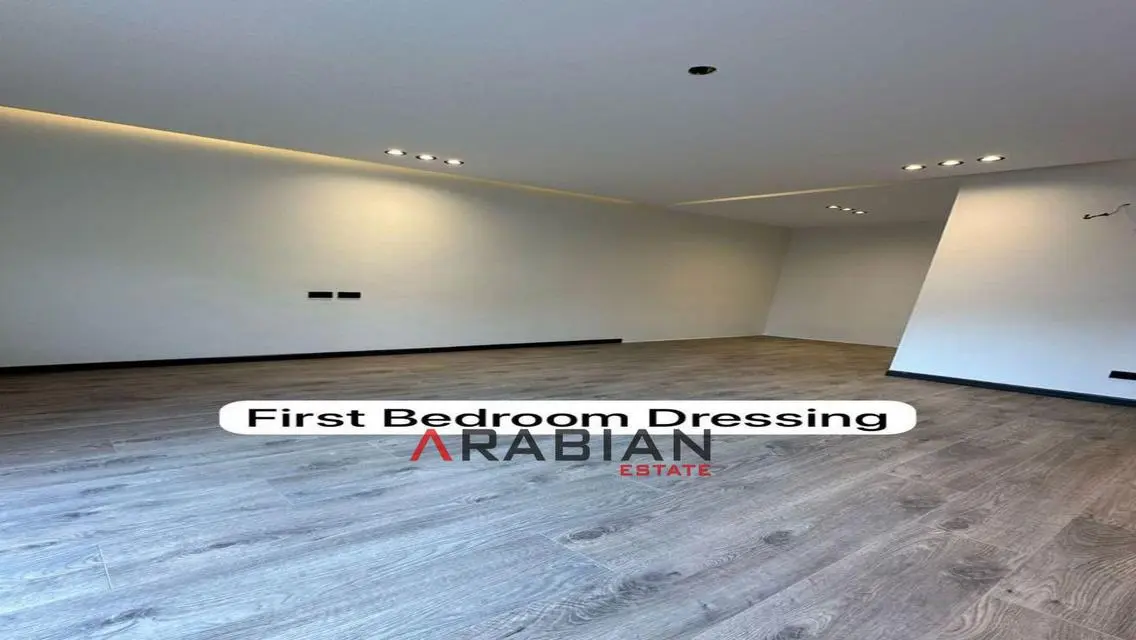 Luxury Apartment Overlooking the Lakes for Sale