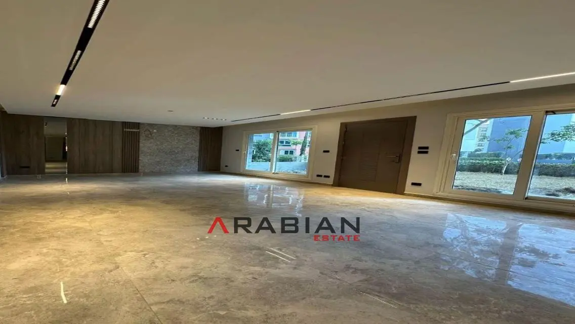Luxury Apartment Overlooking the Lakes for Sale