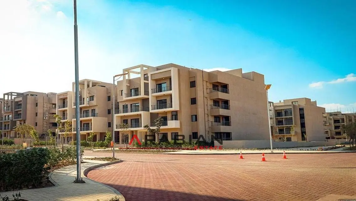 Luxury Apartment for Sale with Stunning Lake View
