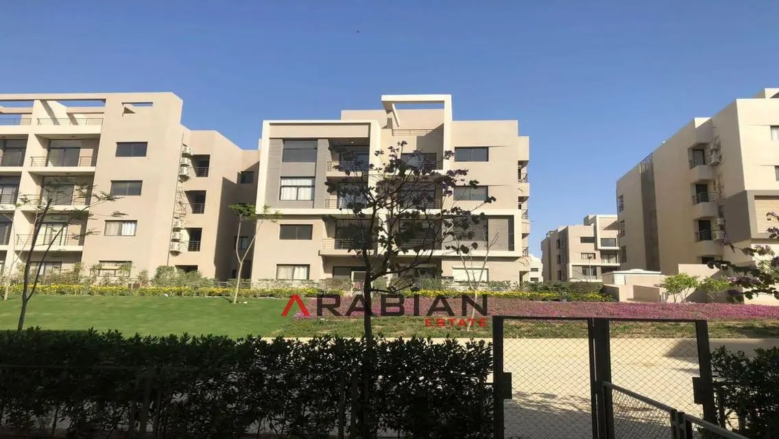 Luxury Apartment for Sale with Stunning Lake View