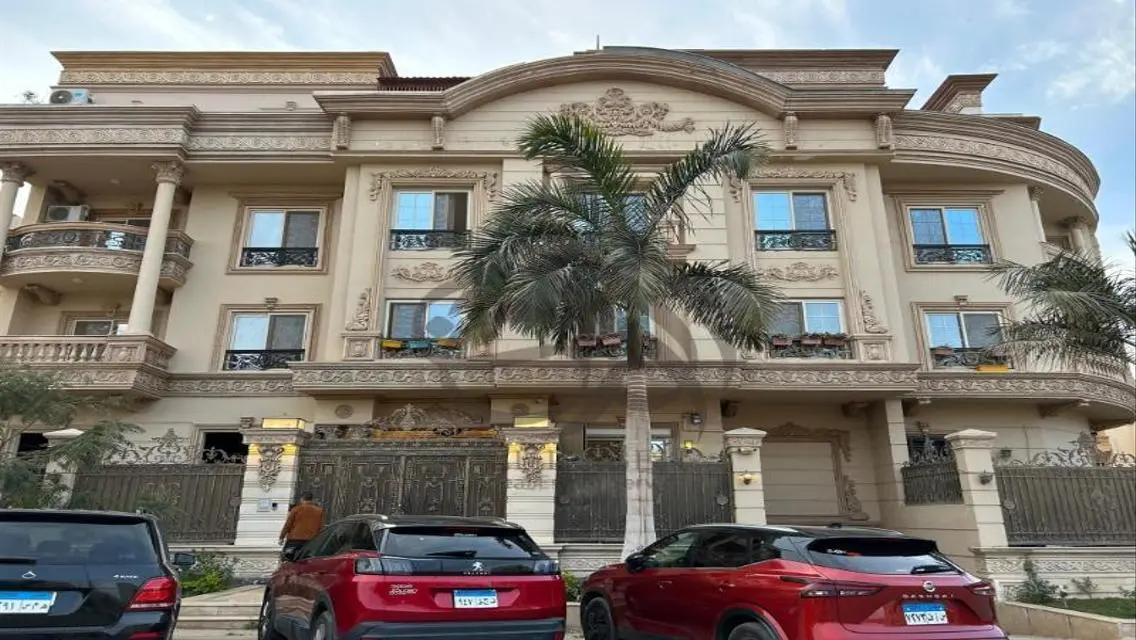 Luxury Apartment with Balcony and Security Guard