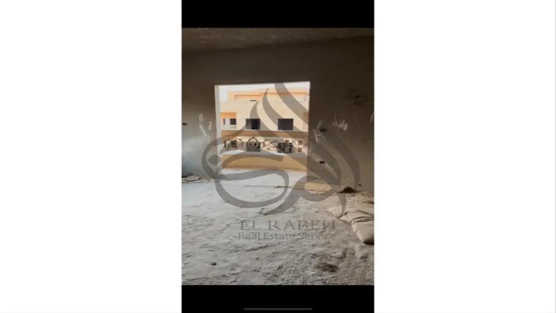 Luxury Apartment with Balcony and Security Guard