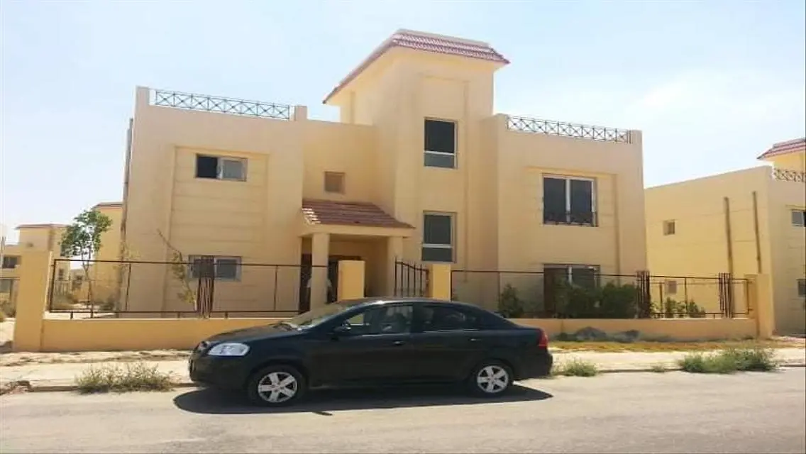 فيلا فاخرة للبيع في المهجر