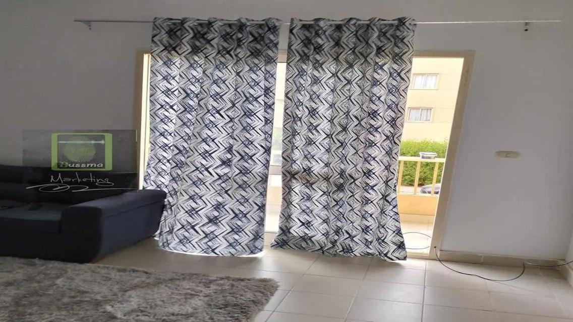 شقة مميزة مع شرفة للإيجار