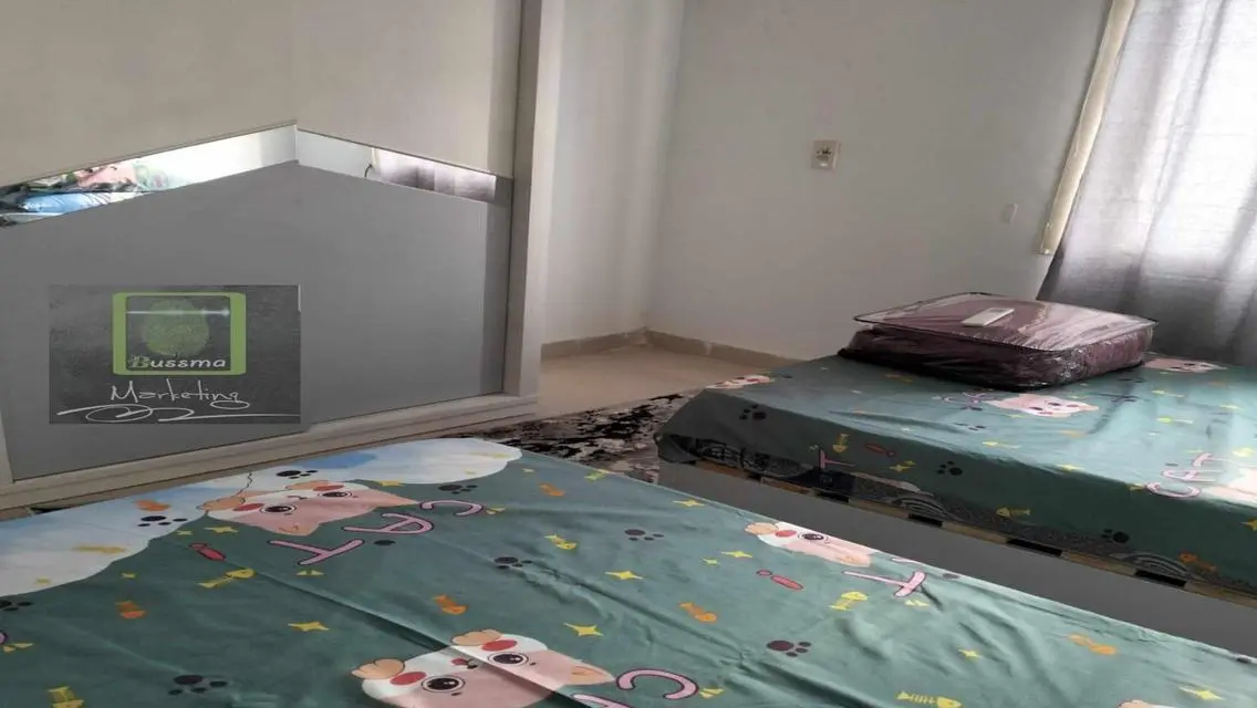 شقة مميزة مع شرفة للإيجار