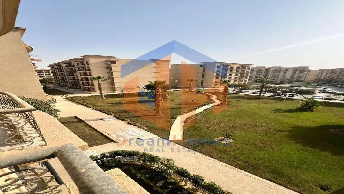 شقة فاخرة للبيع بمساحة شاسعة